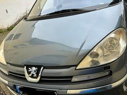 Grau Gebraucht 2008 Peugeot 807 Van / Kleinbus | 2.700 €