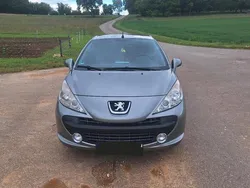 Grau Gebraucht 2009 Peugeot 207 CC Cabrio | 5.200 € (Etwas zu teuer)