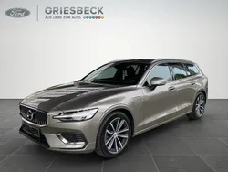Pebble grey / metallic Gebraucht 2022 Volvo V60 Core Kombi | 37.420 € (Etwas zu teuer)