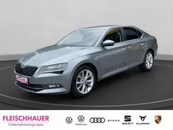Grau Gebraucht 2016 Skoda Superb Style Limousine | 18.980 € (Fairer Preis)