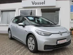 Scale silver metallic (metallic) Gebraucht 2023 VW ID.3 Pro Performance Kleinwagen | 25.400 € (Fairer Preis)
