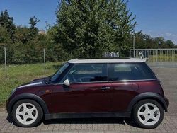 Rot Gebraucht 2003 Mini Cooper Kleinwagen | 2.000 €