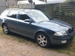 Grau Gebraucht 2005 Skoda Octavia Kombi | 1.390 € (Fairer Preis)