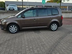 Braun Gebraucht 2012 VW Touran Style Van / Kleinbus | 10.500 € (Etwas zu teuer)