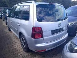 Silber Gebraucht 2010 VW Touran R-line Edition Van / Kleinbus | 6.950 € (Teuer)