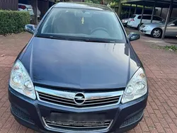 Blau Gebraucht 2007 Opel Astra Kleinwagen | 2.500 € (Fairer Preis)