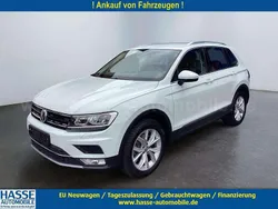 Weiß Gebraucht 2016 VW Tiguan Highline SUV | 23.999 € (Etwas zu teuer)