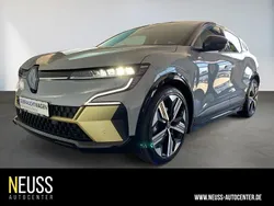 Grau Gebraucht 2022 Renault Mégane Iconic Limousine | 28.250 € (Guter Preis)