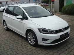 Weiß Gebraucht 2015 VW Golf Sportsvan Van / Kleinbus | 12.900 € (Fairer Preis)