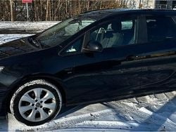 Schwarz Gebraucht 2012 Opel Astra Kombi | 4.000 € (Guter Preis)