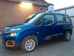 Blau Gebraucht 2019 Citroën Berlingo Feel Van / Kleinbus | 10.990 € (Fairer Preis)