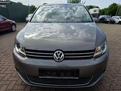 Grau Gebraucht 2010 VW Touran Trendline Van / Kleinbus | 3.999 € (Guter Preis)