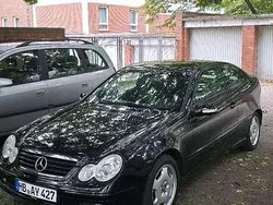 Schwarz Gebraucht 2003 Mercedes 220 Coupé | 2.600 €