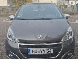 Grau Gebraucht 2019 Peugeot 208 Allure Kleinwagen | 9.999 € (Guter Preis)