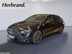 Metalliclack kosmosschwarz Gebraucht 2025 Mercedes 200 AMG SUV | 41.190 €
