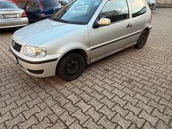 Silber Gebraucht 2000 VW Polo Comfortline Limousine | 1.500 € (Fairer Preis)