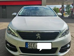 Weiß Gebraucht 2019 Peugeot 308 Kombi | 9.600 € (Fairer Preis)