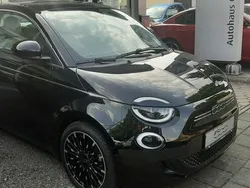 Schwarz Gebraucht 2023 Fiat 500e La Prima Limousine | 25.980 € (Teuer)
