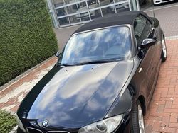 Schwarz Gebraucht 2006 BMW 118 Cabriolet Cabrio | 7.900 €