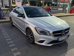 Silber Gebraucht 2013 Mercedes CLA200 Urban Coupé | 14.000 € (Guter Preis)