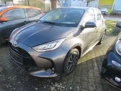 Marlingrau metallic Gebraucht 2020 Toyota Yaris Hybrid Club Kleinwagen | 17.900 € (Fairer Preis)
