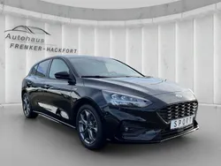 Schwarz Gebraucht 2021 Ford Focus ST-Line Limousine | 17.999 € (Fairer Preis)