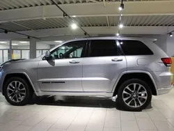 Grau Gebraucht 2019 Jeep Grand Cherokee Altitude SUV | 29.888 € (Guter Preis)