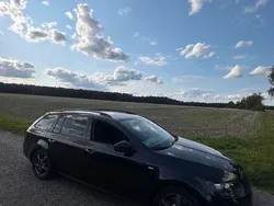 Schwarz Gebraucht 2016 Skoda Octavia Joy Kombi | 10.500 € (Guter Preis)
