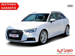 Weiß Gebraucht 2018 Audi A3 Sportback Sport Limousine | 20.490 € (Etwas zu teuer)