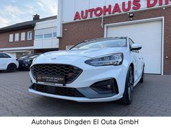 Weiß Gebraucht 2021 Ford Focus Performance Edition Limousine | 25.950 € (Guter Preis)