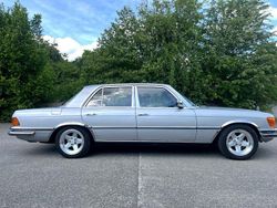Silber Gebraucht 1978 Mercedes E280 Limousine | 11.199 €
