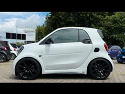 Weiß Gebraucht 2017 Smart ForTwo Coupé Brabus Kleinwagen | 13.900 € (Fairer Preis)