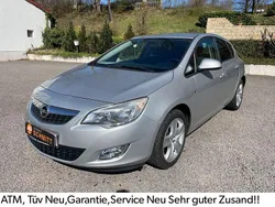 Silber Gebraucht 2011 Opel Astra Limousine | 5.590 €