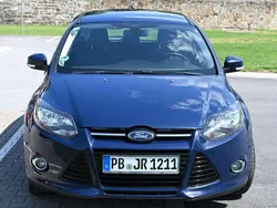 Blau Gebraucht 2014 Ford Focus Kombi | 3.990 € (Guter Preis)