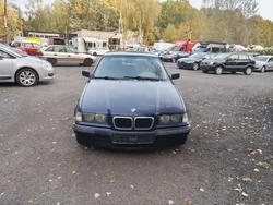 Blau Gebraucht 2000 BMW 316 Compact Kleinwagen | 2.400 € (Fairer Preis)