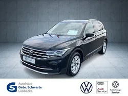 Schwarz Gebraucht 2023 VW Tiguan Elegance SUV | 31.490 € (Fairer Preis)