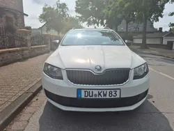 Weiß Gebraucht 2014 Skoda Octavia Kombi | 6.600 € (Guter Preis)