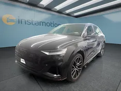 Schwarz Gebraucht 2021 Audi Q8 S-Line SUV | 56.199 € (Teuer)