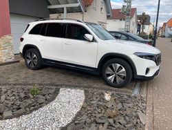 Weiß Gebraucht 2023 Mercedes EQB250+ SUV | 34.400 € (Teuer)