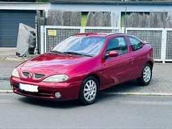 Rot Gebraucht 2003 Renault Mégane Coupé Coupé | 1.099 €