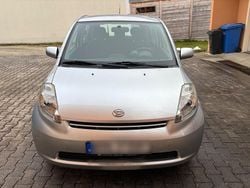 Silber Gebraucht 2007 Daihatsu Sirion Kleinwagen | 1.250 € (Guter Preis)