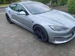 Grau Gebraucht 2024 Tesla Model S Plaid Limousine | 98.900 €