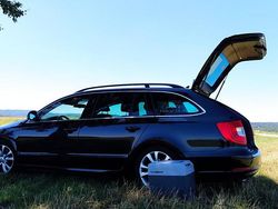 Schwarz Gebraucht 2014 Skoda Superb Ambition Kombi | 9.200 € (Fairer Preis)