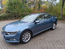 Blau Gebraucht 2016 VW Passat Highline Limousine | 13.500 € (Guter Preis)
