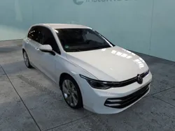 Weiß Gebraucht 2024 VW Golf VIII Style Limousine | 27.940 € (Fairer Preis)