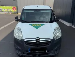 Weiß Gebraucht 2012 Opel Combo Van / Kleinbus | 4.500 €