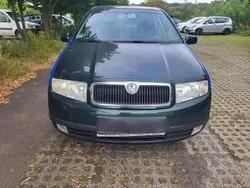 Grün Gebraucht 2004 Skoda Fabia Limousine | 350 € (Superpreis)