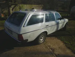 Weiß Gebraucht 1981 Mercedes 300 Kombi | 13.900 €