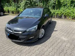 Schwarz Gebraucht 2014 Opel Astra Edition Limousine | 5.800 € (Etwas zu teuer)