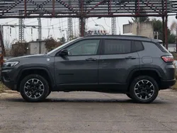 Grau Gebraucht 2022 Jeep Compass Trailhawk SUV | 22.900 € (Guter Preis)